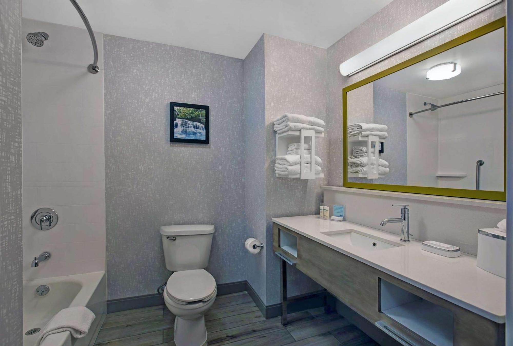Hampton Inn Вестфілд Екстер'єр фото