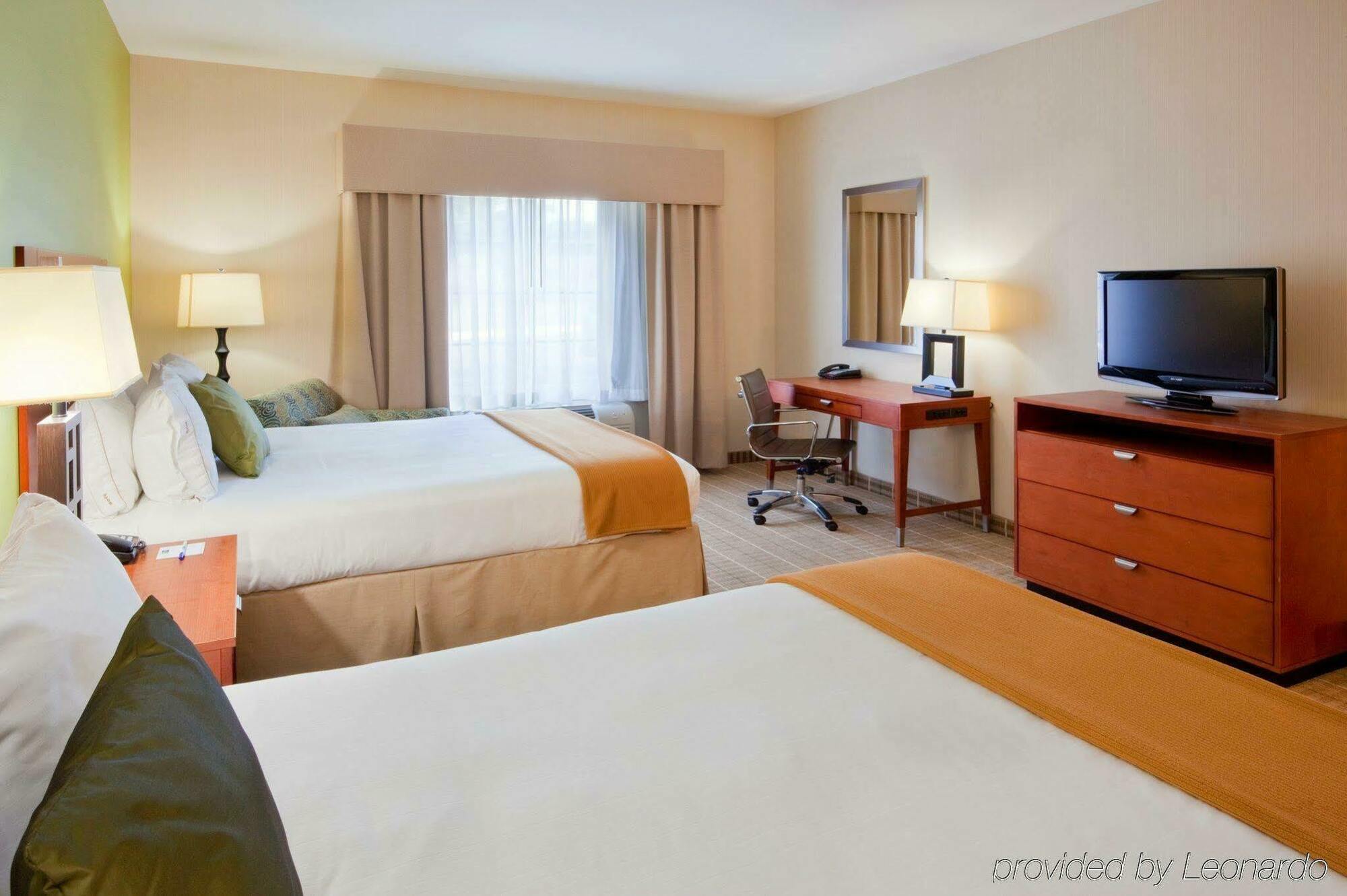 Hampton Inn Вестфілд Екстер'єр фото